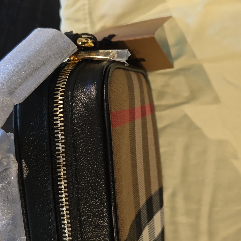 NWT! Burberry Small Camera Bag - Picture 5 of 6